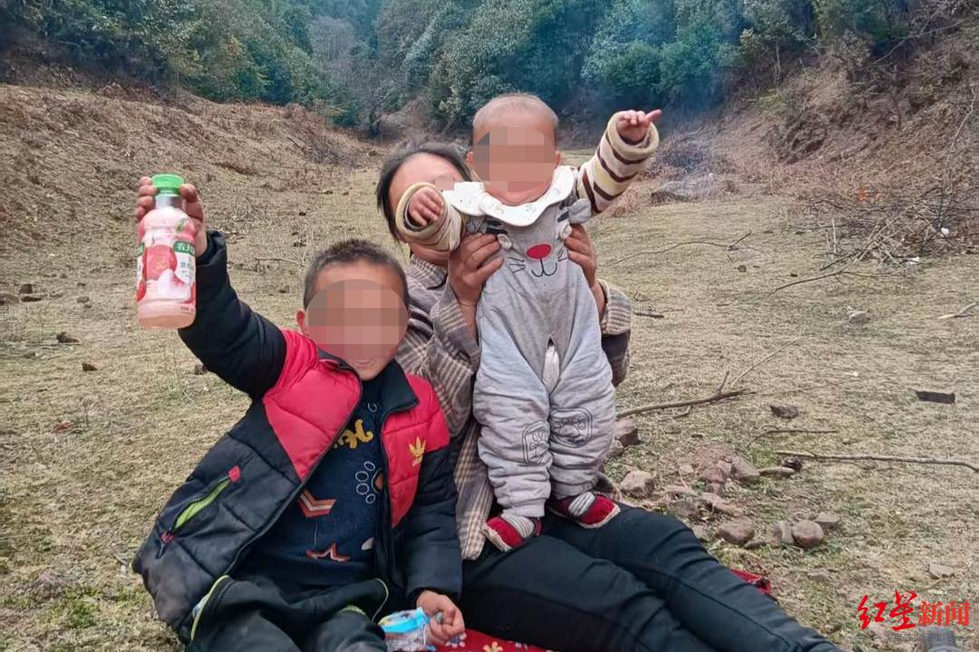 7岁哥哥和2岁妹妹遭蜂群蜇数百次身亡，养蜂人涉过失致人死亡罪被立案，孩子父亲：养了10窝马蜂，无任何警示