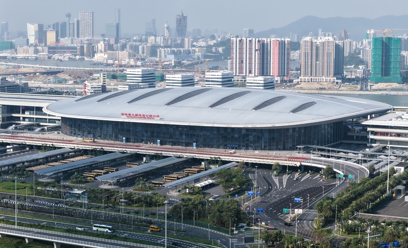 港珠澳大桥客流量超9300万人次